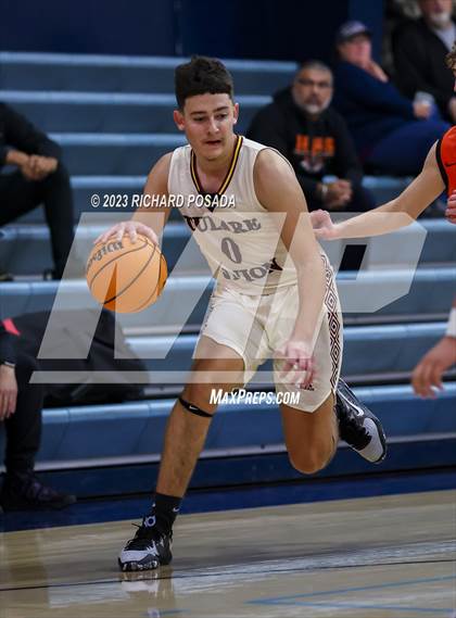 Thumbnail 1 in Selma vs. Tulare Union photogallery.