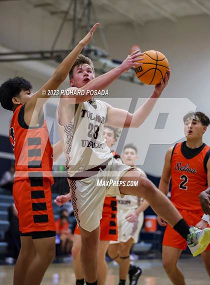 Thumbnail 3 in Selma vs. Tulare Union photogallery.