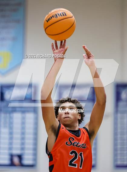 Thumbnail 2 in Selma vs. Tulare Union photogallery.