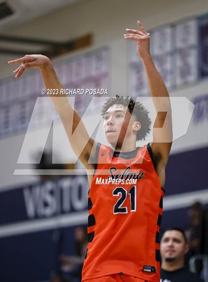 Thumbnail 3 in Selma vs. Tulare Union photogallery.