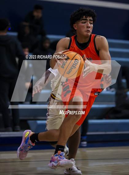 Thumbnail 3 in Selma vs. Tulare Union photogallery.