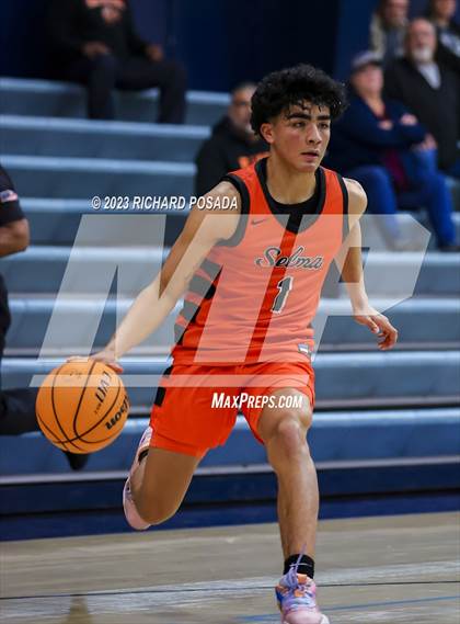 Thumbnail 1 in Selma vs. Tulare Union photogallery.