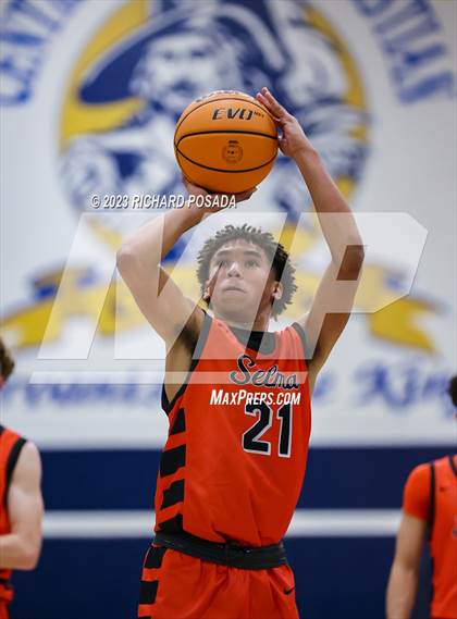 Thumbnail 2 in Selma vs. Tulare Union photogallery.