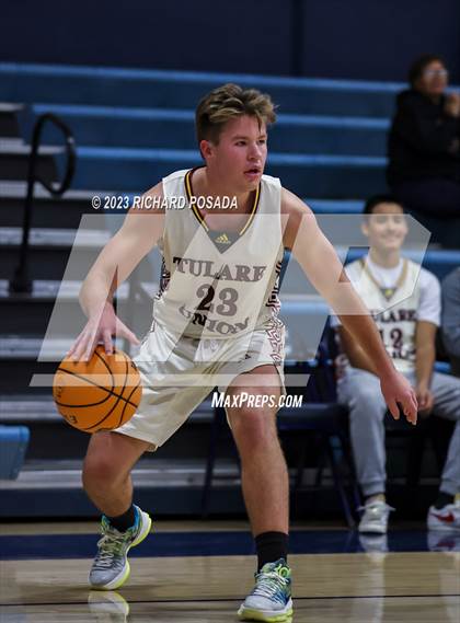Thumbnail 2 in Selma vs. Tulare Union photogallery.