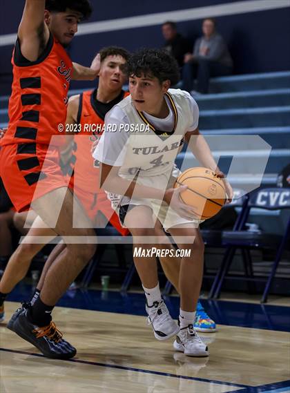 Thumbnail 1 in Selma vs. Tulare Union photogallery.
