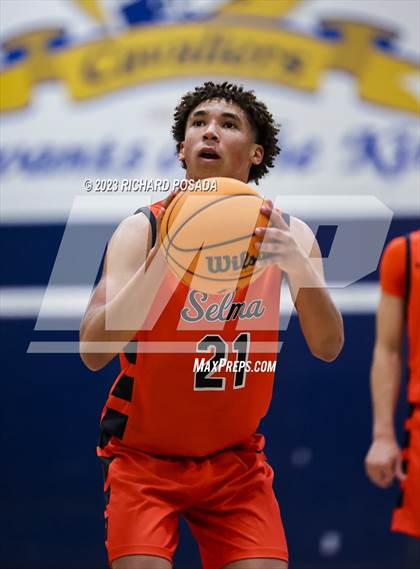 Thumbnail 1 in Selma vs. Tulare Union photogallery.