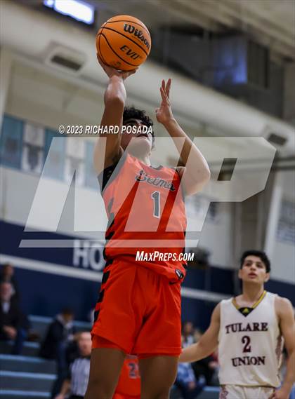 Thumbnail 1 in Selma vs. Tulare Union photogallery.