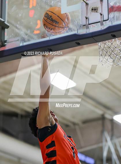 Thumbnail 3 in Selma vs. Tulare Union photogallery.