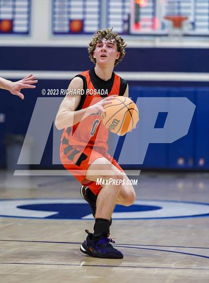 Thumbnail 3 in Selma vs. Tulare Union photogallery.