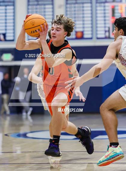 Thumbnail 2 in Selma vs. Tulare Union photogallery.
