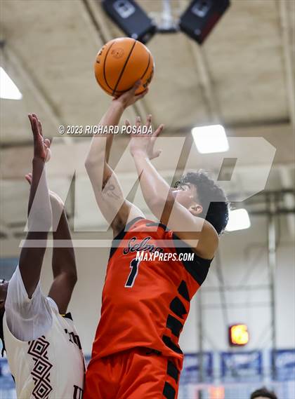 Thumbnail 2 in Selma vs. Tulare Union photogallery.