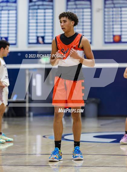 Thumbnail 1 in Selma vs. Tulare Union photogallery.