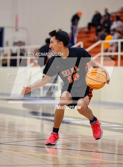 Thumbnail 3 in Selma vs. Sunnyside photogallery.