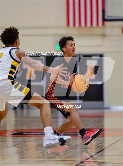 Thumbnail 2 in Selma vs. Sunnyside photogallery.