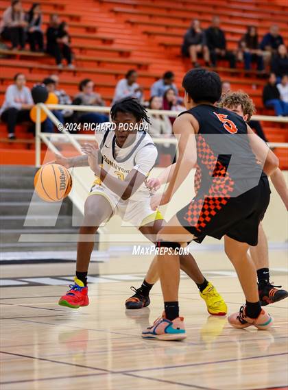Thumbnail 3 in Selma vs. Sunnyside photogallery.