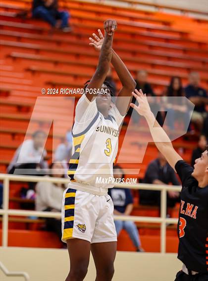 Thumbnail 2 in Selma vs. Sunnyside photogallery.