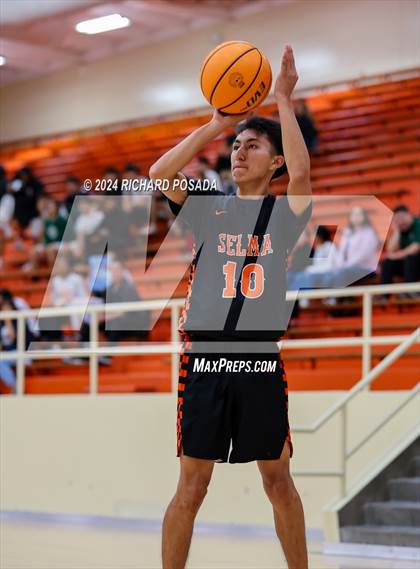 Thumbnail 1 in Selma vs. Sunnyside photogallery.