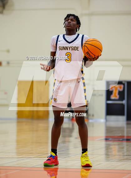 Thumbnail 2 in Selma vs. Sunnyside photogallery.