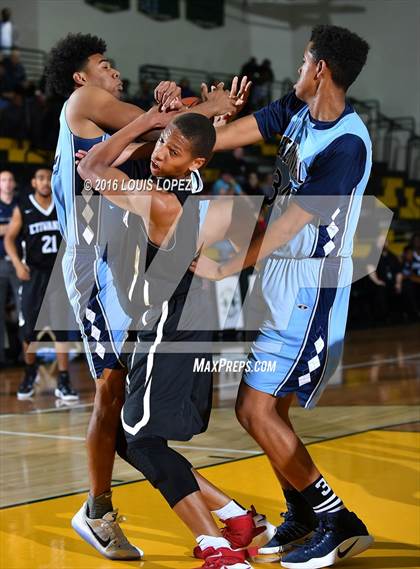 Thumbnail 2 in Etiwanda vs. Centennial (The Classic at Damien) photogallery.