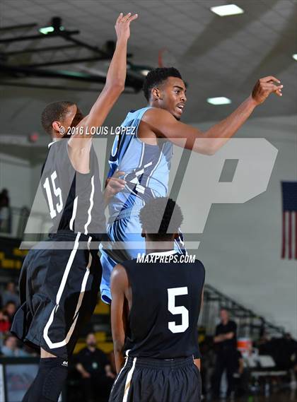 Thumbnail 3 in Etiwanda vs. Centennial (The Classic at Damien) photogallery.