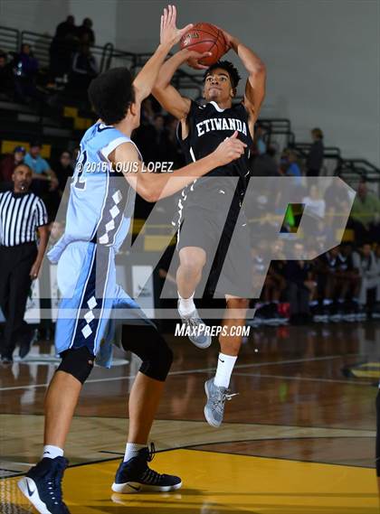 Thumbnail 1 in Etiwanda vs. Centennial (The Classic at Damien) photogallery.