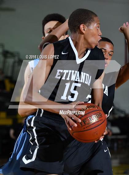 Thumbnail 3 in Etiwanda vs. Centennial (The Classic at Damien) photogallery.