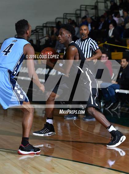 Thumbnail 2 in Etiwanda vs. Centennial (The Classic at Damien) photogallery.
