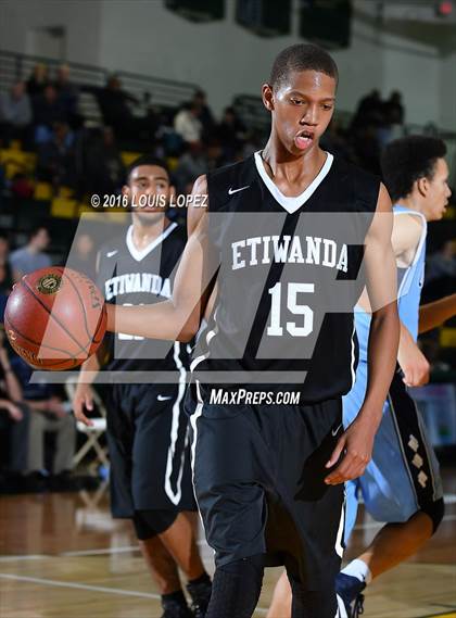Thumbnail 2 in Etiwanda vs. Centennial (The Classic at Damien) photogallery.