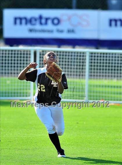 Thumbnail 3 in Chino vs. Don Lugo (CIF SS D2 Final) photogallery.