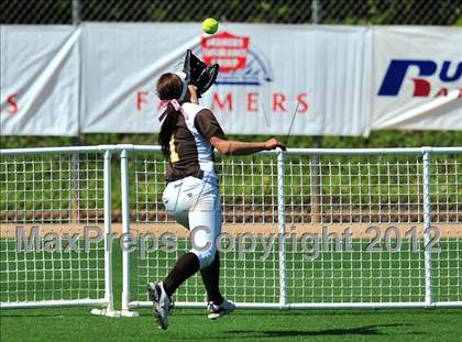 Thumbnail 3 in Chino vs. Don Lugo (CIF SS D2 Final) photogallery.