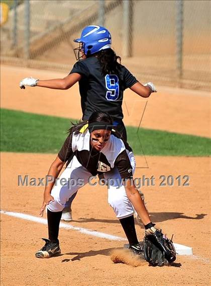 Thumbnail 3 in Chino vs. Don Lugo (CIF SS D2 Final) photogallery.