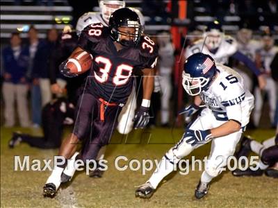 Thumbnail 3 in Newport Harbor vs. Tustin (D6 Semifinal) photogallery.