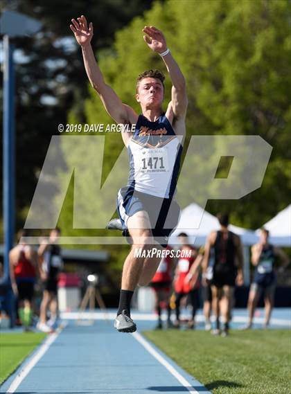 Thumbnail 2 in BYU Invitational photogallery.