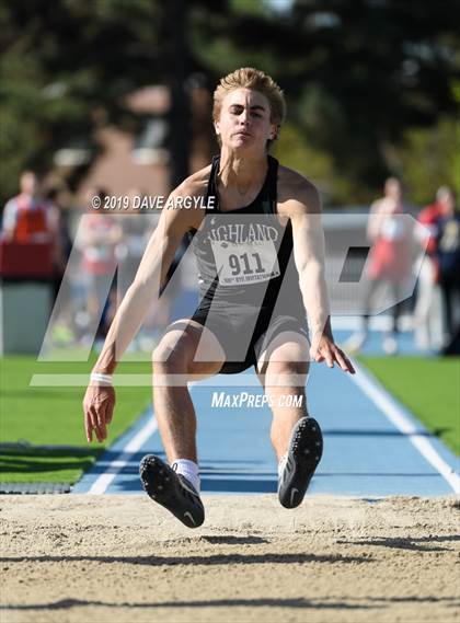 Thumbnail 3 in BYU Invitational photogallery.