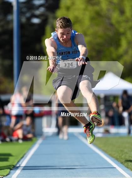 Thumbnail 2 in BYU Invitational photogallery.