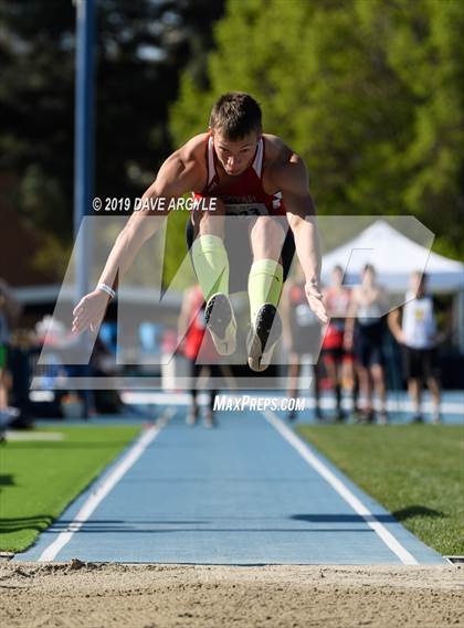Thumbnail 3 in BYU Invitational photogallery.