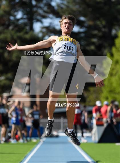Thumbnail 3 in BYU Invitational photogallery.