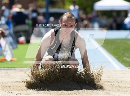 Thumbnail 3 in BYU Invitational photogallery.