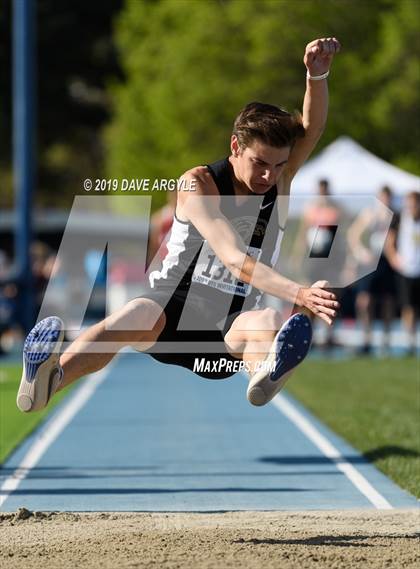 Thumbnail 3 in BYU Invitational photogallery.
