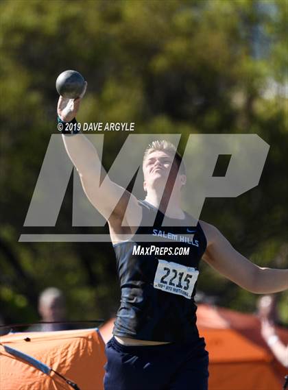 Thumbnail 1 in BYU Invitational photogallery.