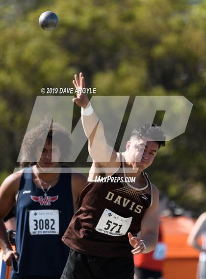 Thumbnail 1 in BYU Invitational photogallery.