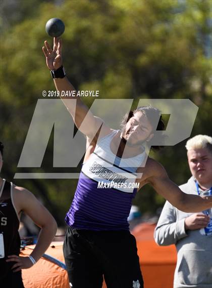 Thumbnail 1 in BYU Invitational photogallery.