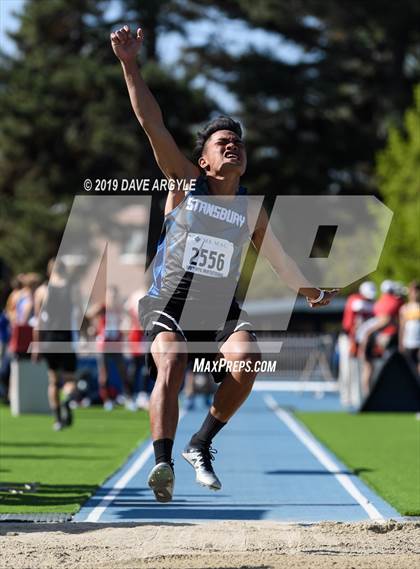 Thumbnail 3 in BYU Invitational photogallery.