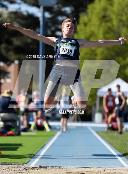 Thumbnail 3 in BYU Invitational photogallery.