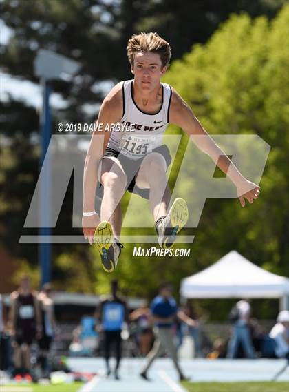 Thumbnail 3 in BYU Invitational photogallery.