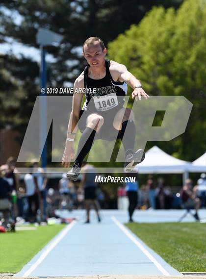 Thumbnail 3 in BYU Invitational photogallery.