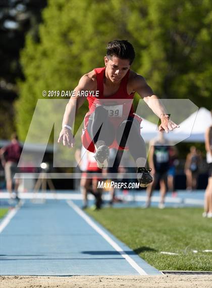 Thumbnail 2 in BYU Invitational photogallery.