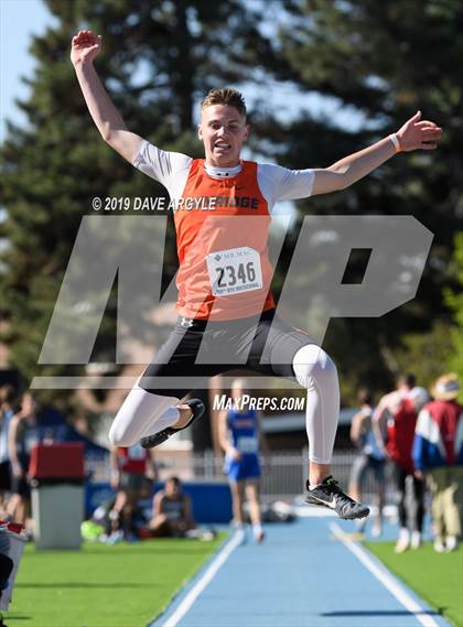 Thumbnail 3 in BYU Invitational photogallery.