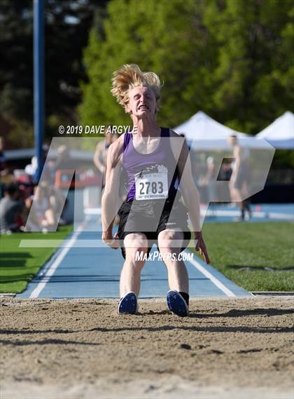 Thumbnail 3 in BYU Invitational photogallery.