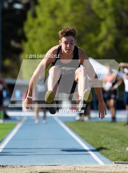 Thumbnail 1 in BYU Invitational photogallery.